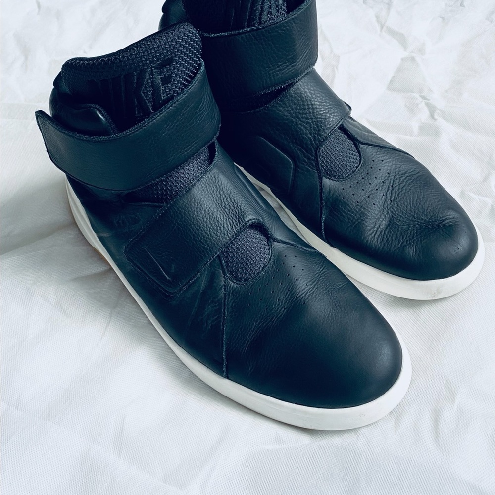 Used Nike Shoes - Picture 5 of 6